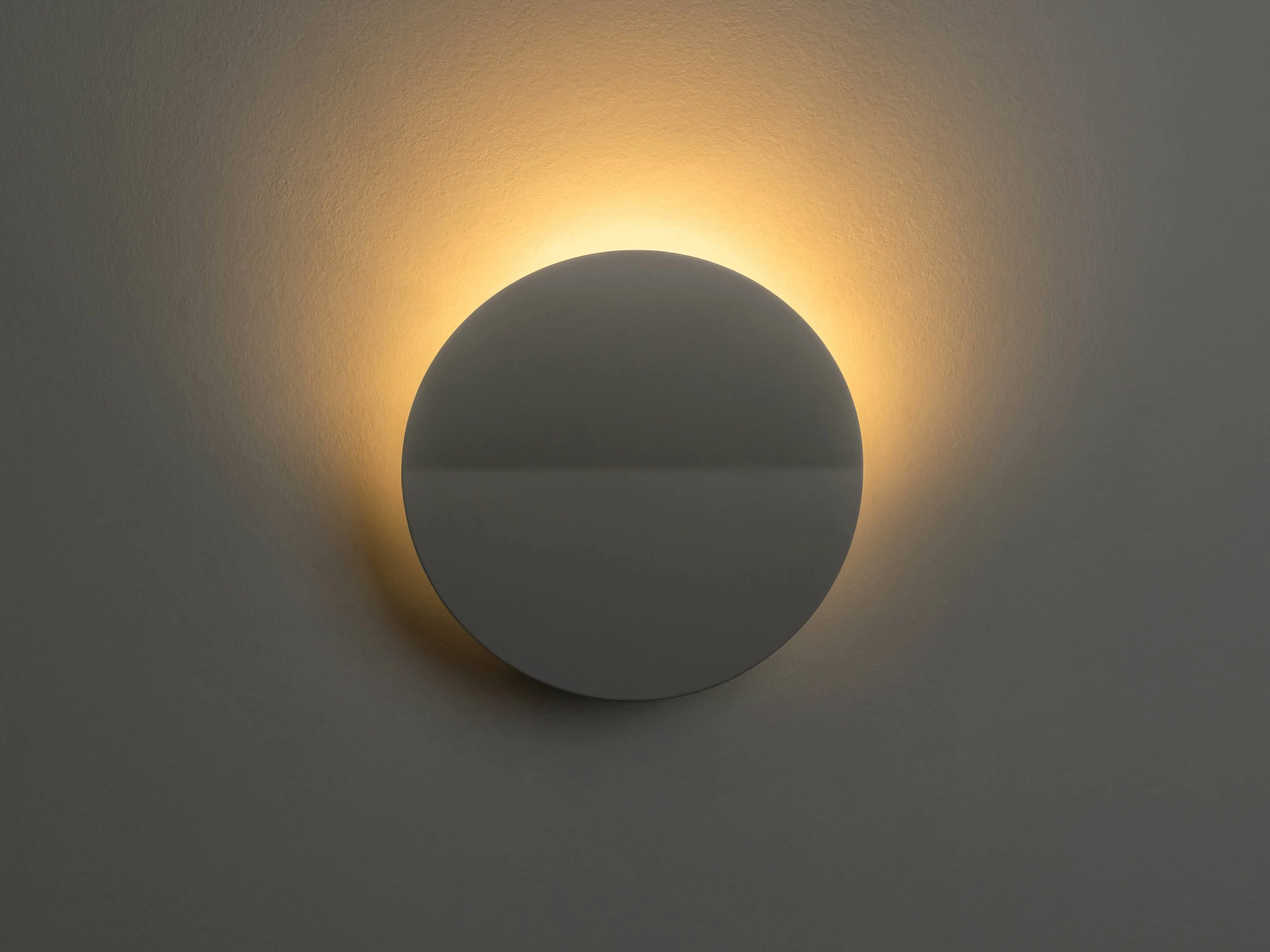 Sand diffuser wall light